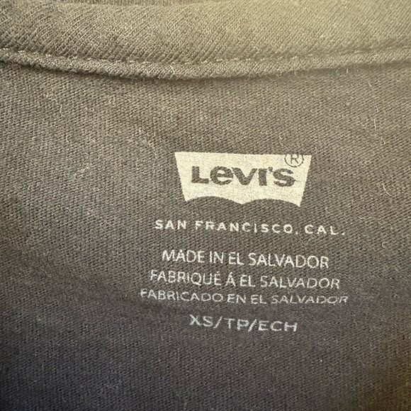 Levi's black and red classic short sleeve crewneck graphic tee women's size XS - Picture 8 of 10